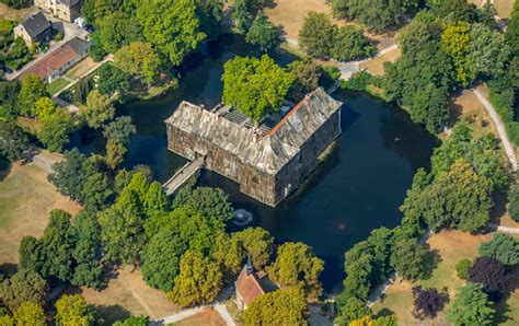 Luftaufnahme Herne Wassergraben Mit Wasserschloss Schloss Str Nkede