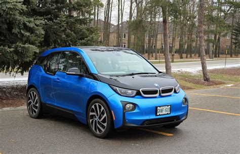 Car Review: 2017 BMW i3 | Driving