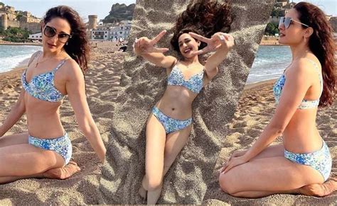 9 Hot New Pragya Jaiswal Bikini Pics