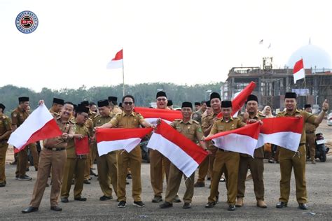 Semarakkan HUT RI Ke 78 Pemkot Bengkulu Bagikan 10 Juta Bendera Merah