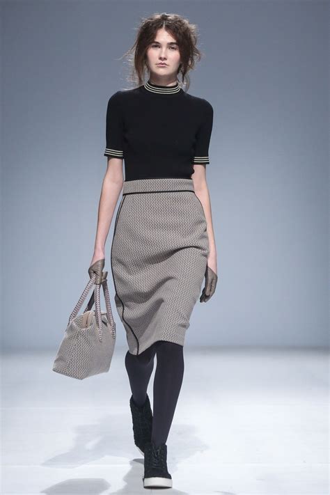 V by Gres Kiev Fall 2016 Fashion Show | Fashion, Fall fashion 2016 ...