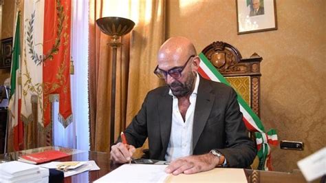 Bari Il Sindaco Vito Leccese Nomina La Nuova Giunta Comunale