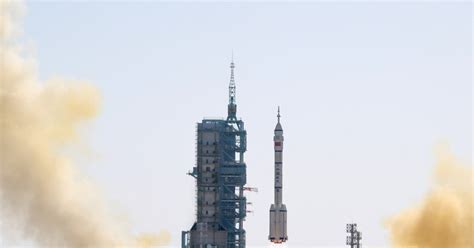 Cina Shenzhou Si Agganciato A Combinazione Di Stazione Spaziale