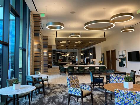 Hines partnership debuts luxury retirement community near River Oaks