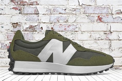 New Balance 327 Nadchodzą W Kolorystyce Charcoal Grey Olive