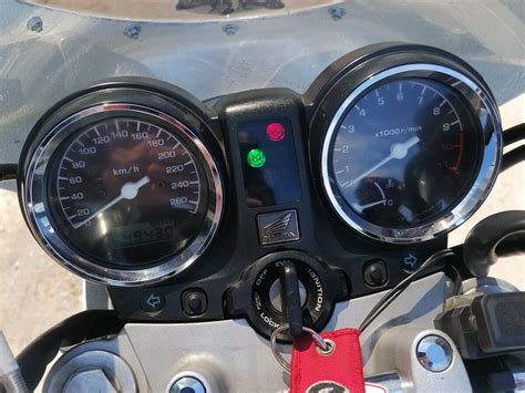 Купить б у Honda CB 900F Hornet инжектор 6 передач в Угличе серый naked bike 2002 года на