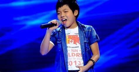 tiểu hot boy MAI CHÍ CÔNG cover hit vết mưa gây sốt tieu hot boy MAI CHI CONG cover hit vet