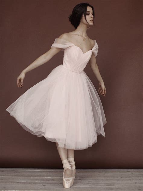 Pin By Alyssa Leblanc On Aesthetic Art In 2020 Dance Dresses Dance Outfits Wedding Dresses 50s