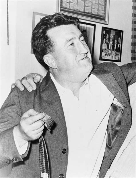 Brendan Behan Citar “a Diferença Entre Sexo Grátis E Sexo Por Dinheiro