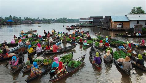 Pasar Terapung Lok Baintan Pasar Apung Sungai Martapura Kalimantan