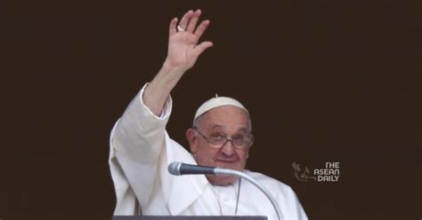 Pope Francis Returns To St. Peter's Square, Expresses Gratitude For ...