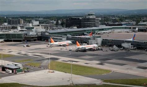 Sex Offender Keeps His Job At Manchester Airport Frisking Passengers Uk News Uk