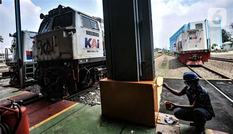 Foto Melihat Lebih Dekat Perawatan Kereta Di Depo Ka Cipinang Foto