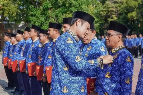 PNS SE INDONESIA SUJUD SYUKUR BKN TETAPKAN KENAIKAN PANGKAT TERBARU