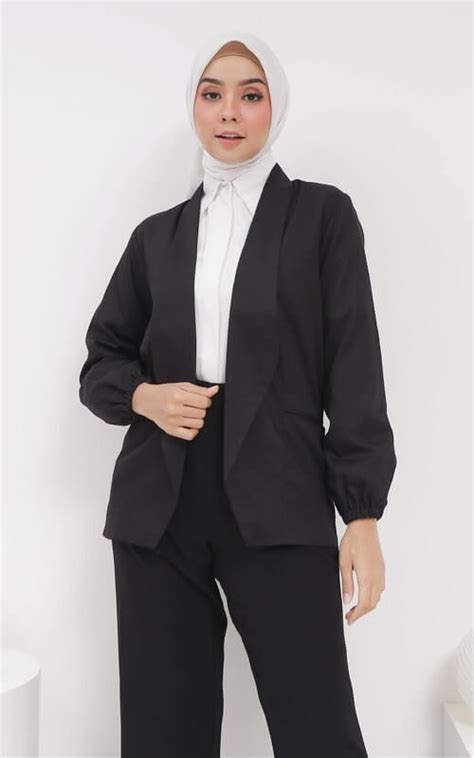 10 Ide Ootd Blazer Hitam Hijab Simpel Tapi Elegan