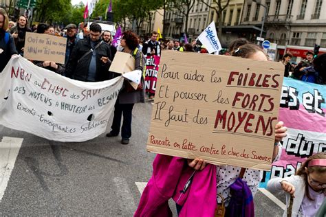 En Images Commerces D Grad S Affrontements Avec La Police Et Canons