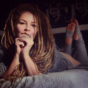Hot Photos Of Simmone Mackinnon ThBlog