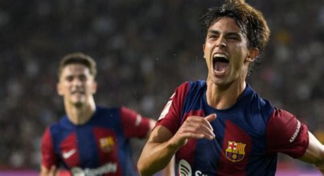 Barcelona Fan Runs Naked Through Lisbon Streets over João Felix s debut