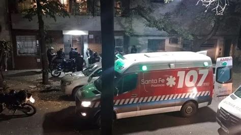 Rosario Un Falso Delivery Atac A Balazos A Un Auto Pintado Como Taxi