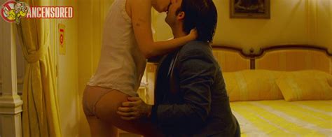 Naked Natalie Portman In Hotel Chevalier