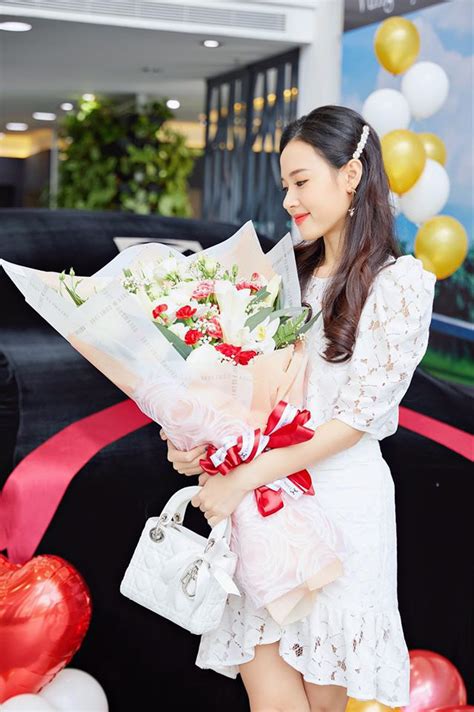 C U Hot Girl Midu C G Khi Tu I S Nghi P Kinh Doanh Ho Nh Tr Ng