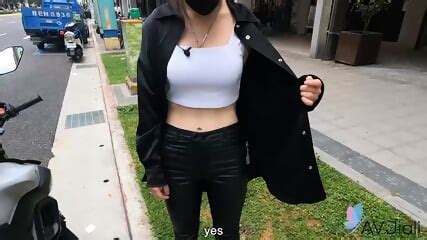 Lin Siyu And Friend Go For A Ride To A Hotel Where They Fuck Lin Lin