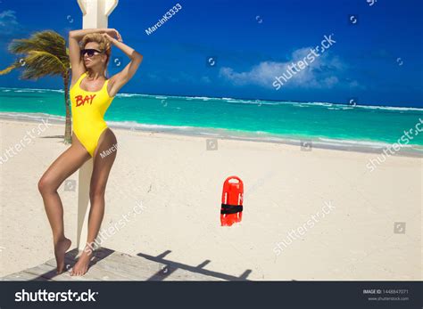Beautiful Sexy Blonde Model Girl Bikini Foto Stok 1448847071 Shutterstock
