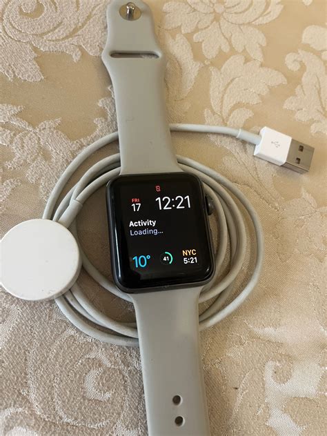 Apple Watch S3 Series 3 GPS+Cellular Алуминиев 42mm със спортна каишка ...