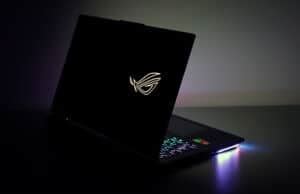 Asus ROG Strix Scar 17 X3D review (G733PYV model - Ryzen 9 7945HX3D ...