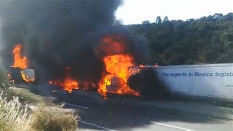 Fatal accidente entre tráileres deja un muerto en Puebla VIDEOS El