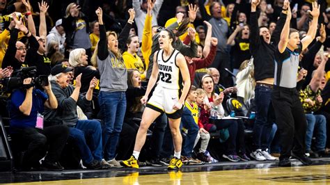 Iowas Caitlin Clark Breaks Ncaa Womens Basketball Scoring Record