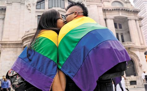 Descarta Amlo Ley Federal Sobre Matrimonio Gay Grupo Milenio