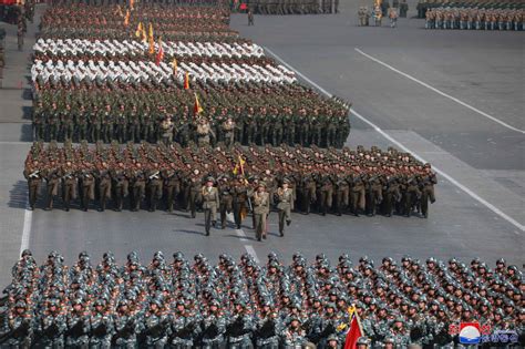 N.Korea celebrates army anniversary with military parade [PHOTOS]