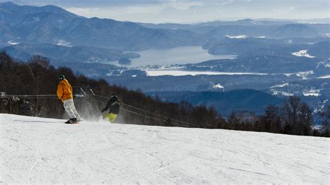 Skiing for Days: The Longest Ski Runs In Japan - Myoko Kogen - SkiJapan.com