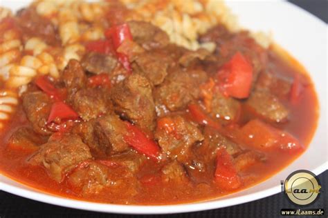 Gulasch mit Paprika ilaams Kochen Backen Genießen