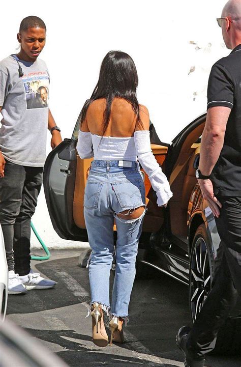 Kourtney Kardashian Butt Rip Jeans Outfit On Stylevore