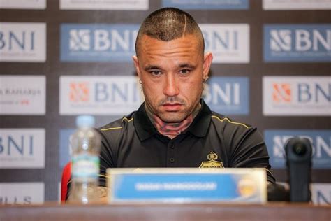 Jadi Kapan Radja Nainggolan Lakoni Debut Di BRI Liga 1 Bersama