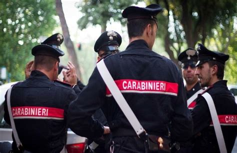 Napoli Tentata Estorsione E Resistenza 36enne Arrestato Nel