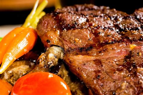 Bife Grelhado Do Ribeye Imagem De Stock Imagem De Delicioso 17954749