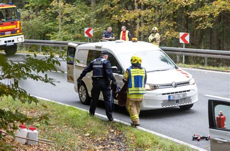 Unfall Mit Lkw Zwei Schwerverletzte Und Ein Toter Hund Ilmenau