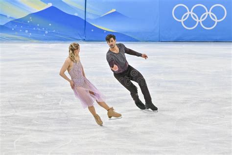 Madison Hubbell, Zachary Donohue Editorial Photo - Image of skating ...