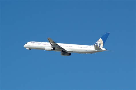 Boeing 757-300, Photos and Specifications