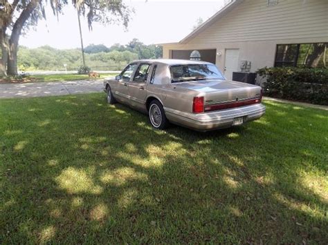 Lincoln Town Car Executive Sedan Door L For Sale In Lakeland