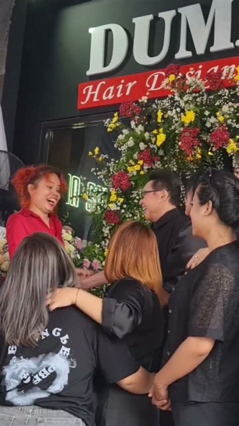 Pak Rudy Hadisuwarno Mendoakan Duma Salon Team Di Grand Opening