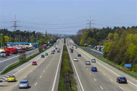 Pemerintah Bakal Terapkan Transaksi Tanpa Berhenti Di Jalan Tol