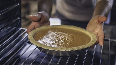 Why You Should Leave Your Pumpkin Pie In The Oven After Its Done