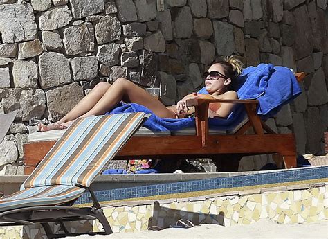 Jessica Alba Wearing A Tube Bikini In Cabo San Lukas Porn Pictures XXX Photos Sex Images
