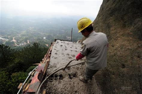 Building a Mountain Road in China Is Quite a Dangerous Business (13 ...