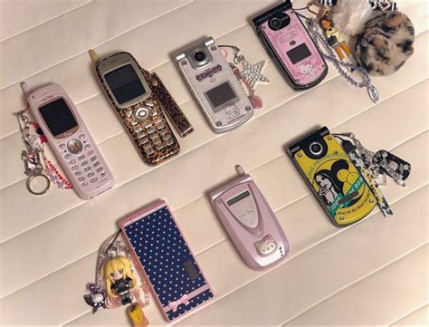 Cute Little Things Girly Things Flip Phone Aesthetic 2000s Aesthetic Aesthetic Food Retro