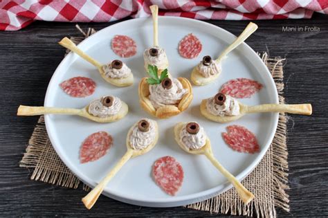 Cucchiai Di Sfoglia Con Mousse Al Tonno Mani In Frolla